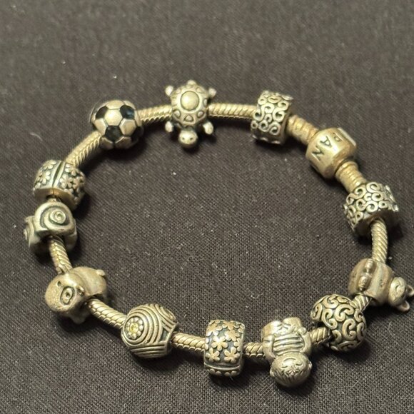 Vintage Pandora Silver Bracelet with 10 Charms 2 Spacers - Picture 3 of 3